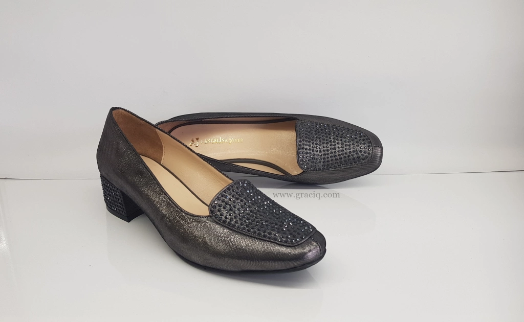 Екстравагантни обувки с камъчета от естествена сива кожа