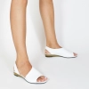 Бели сандали  от естествена кожа