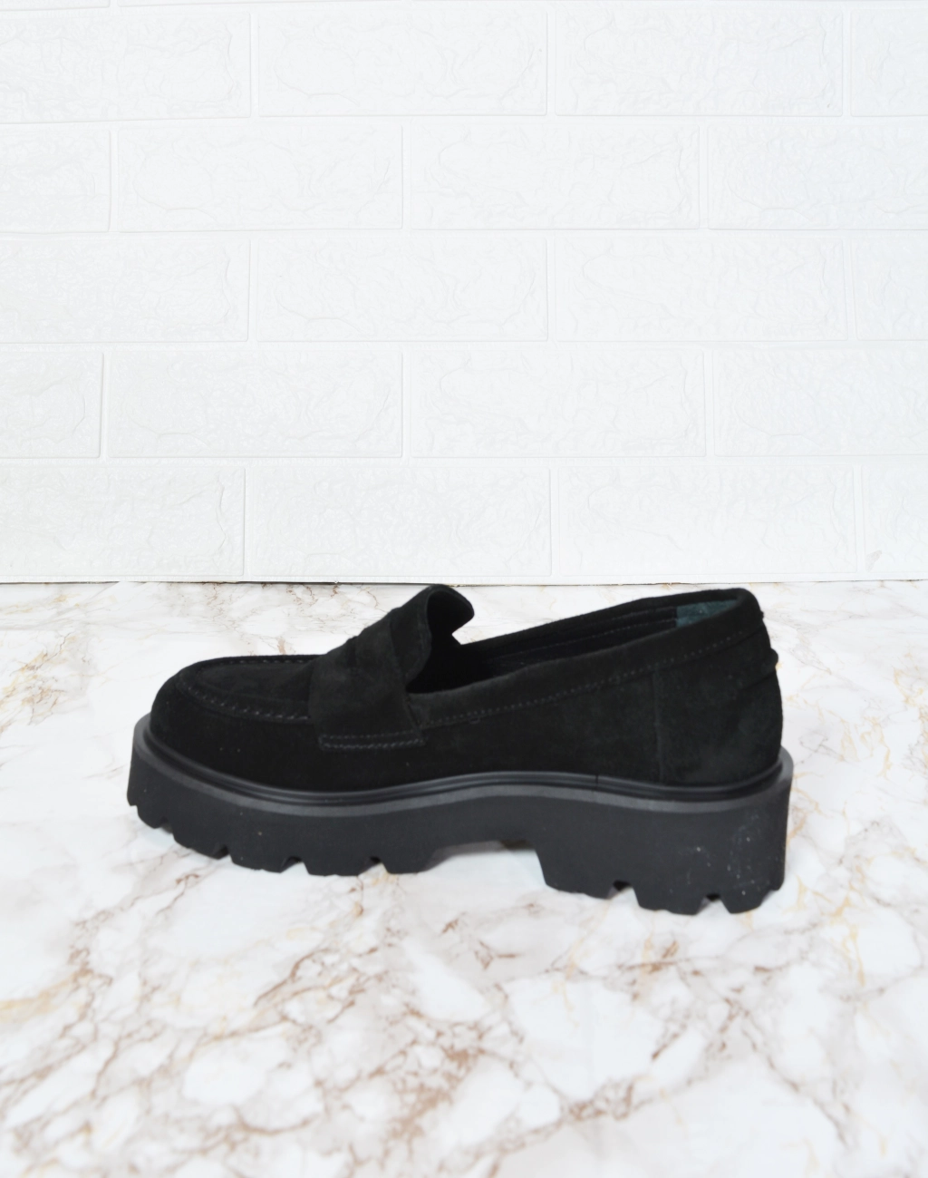Обувки тип мокасини в черен цвят 0683