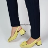 Дамски елегантни сандали с декоративна плочка в жълт цвят