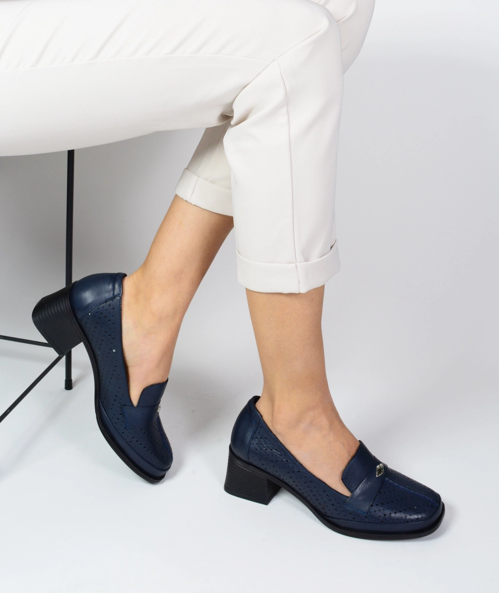 Дамски офис обувки от синя естествена кожа