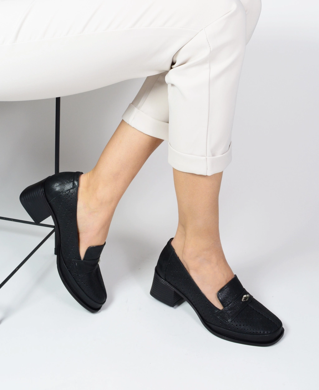 Дамски офис обувки от естествена кожа в черен цвят