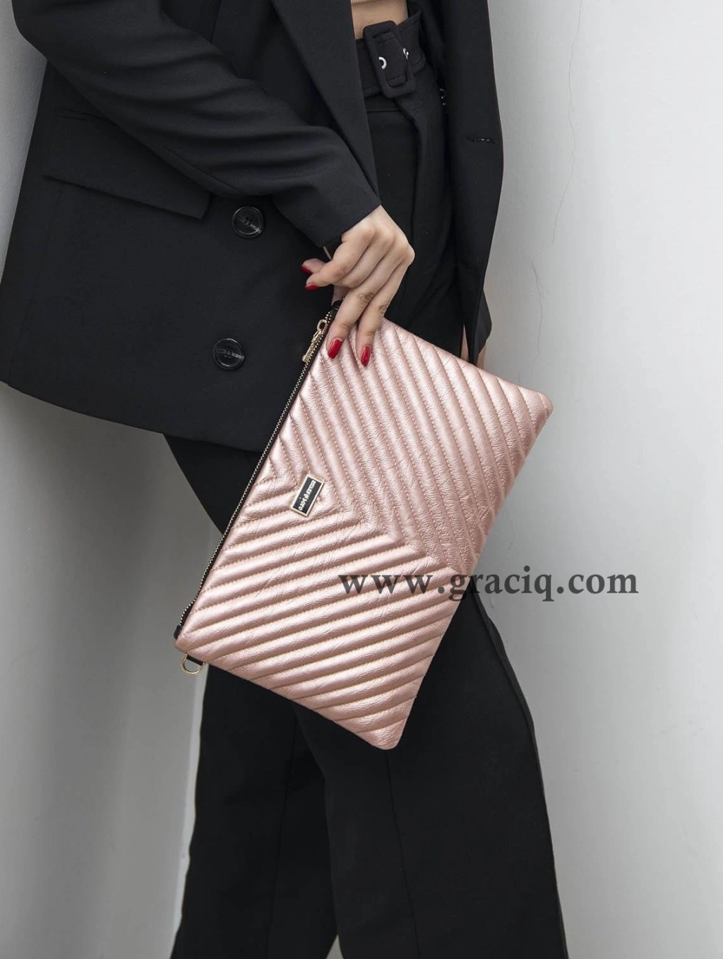 Дамска чанта тип плик в цвят пудра SILVER&POLO