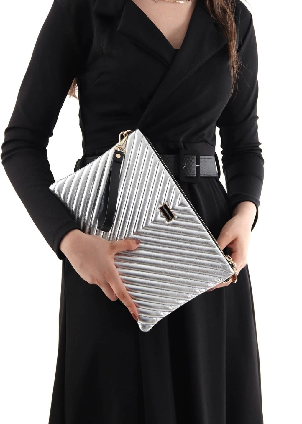 Дамска чанта тип плик в цвят сребро SILVER&POLO