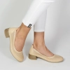 Бежови дамски обувки от естествена кожа на нисък ток