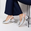 Дамски елегантни сандали с декоративна плочка в сребърна кожа