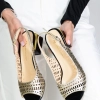 Елегантни сандали от естествена кожа в златен цвят