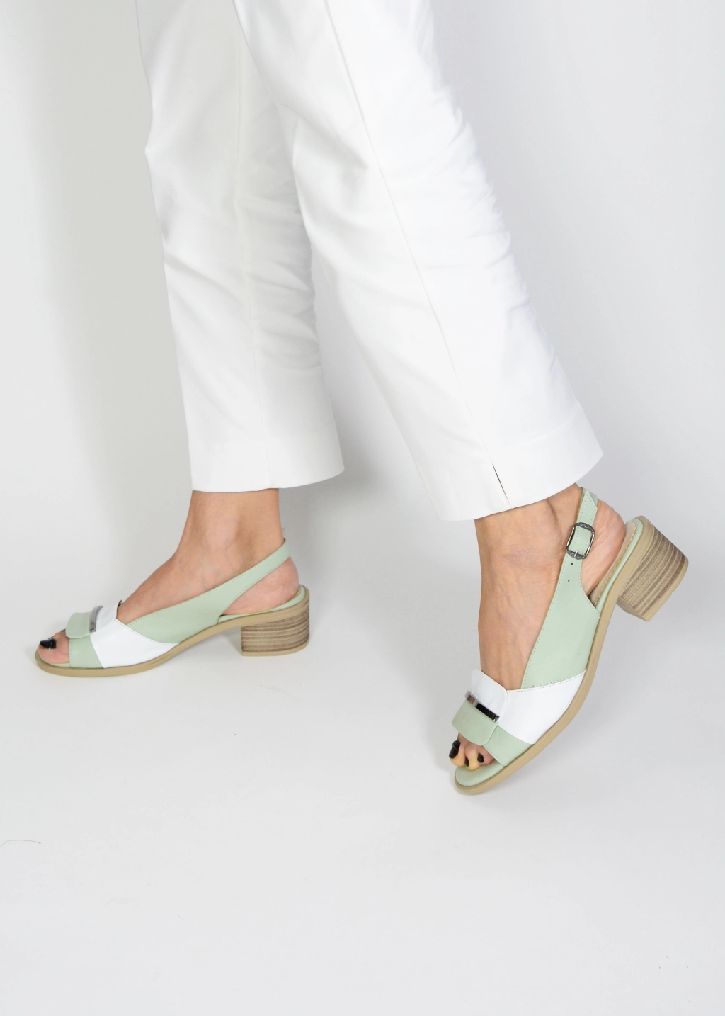 Дамски сандали на ток в зелена и бяла кожа