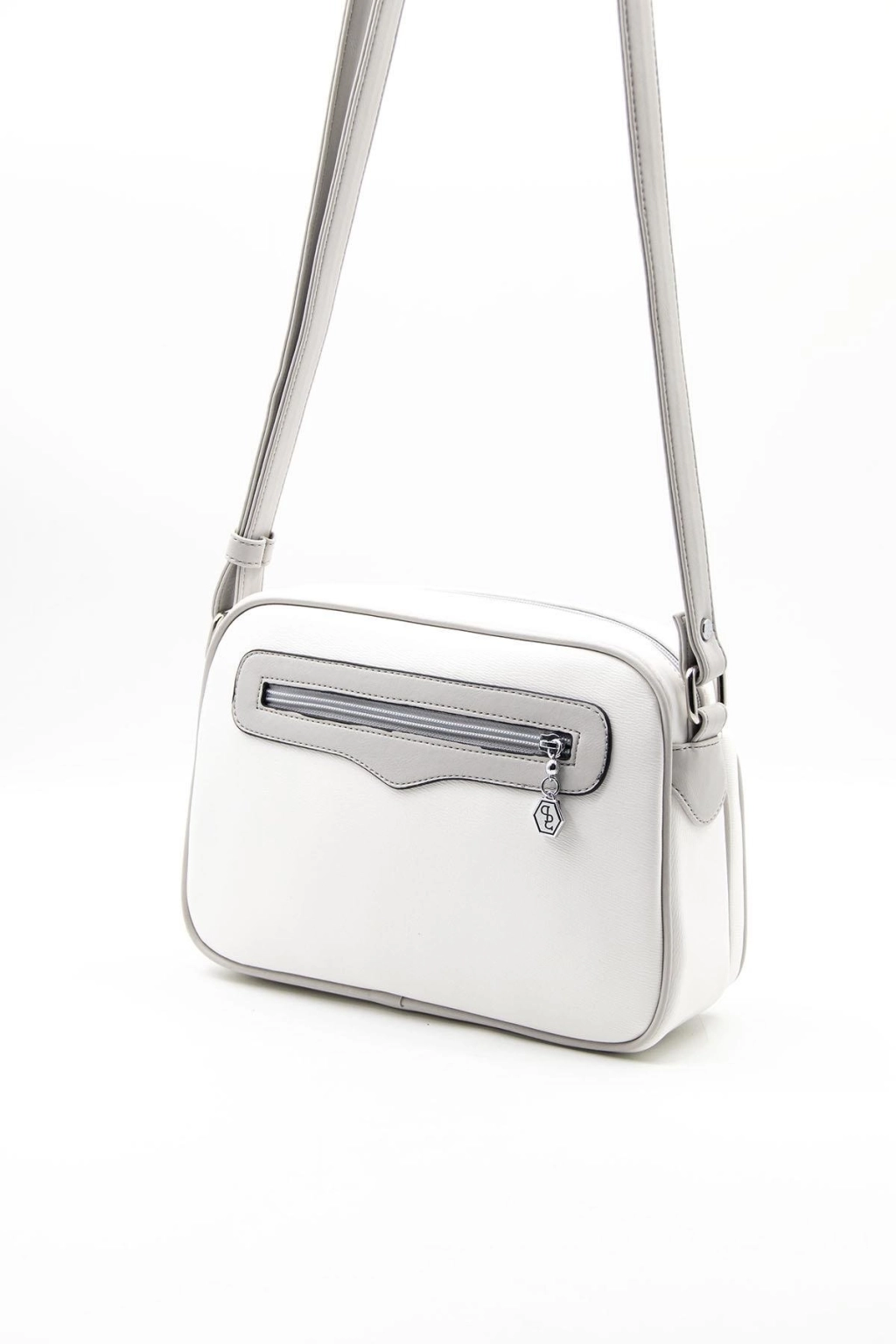 Бяла дамска чанта за през рамо Silver&Polo