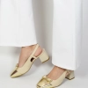 Дамски елегантни сандали в бежов златен цвят