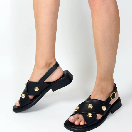 Дамски черни сандали на равна подметка