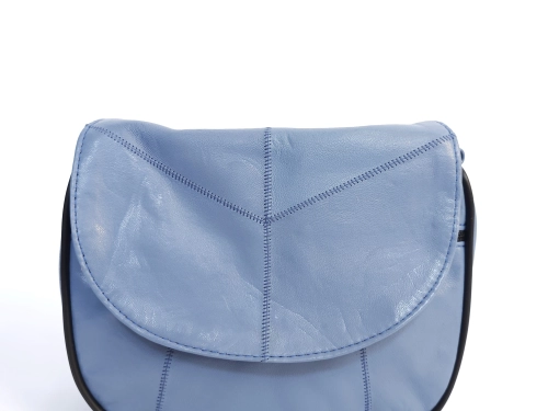 Малка дамска чанта от естествена кожа в светло син цвят